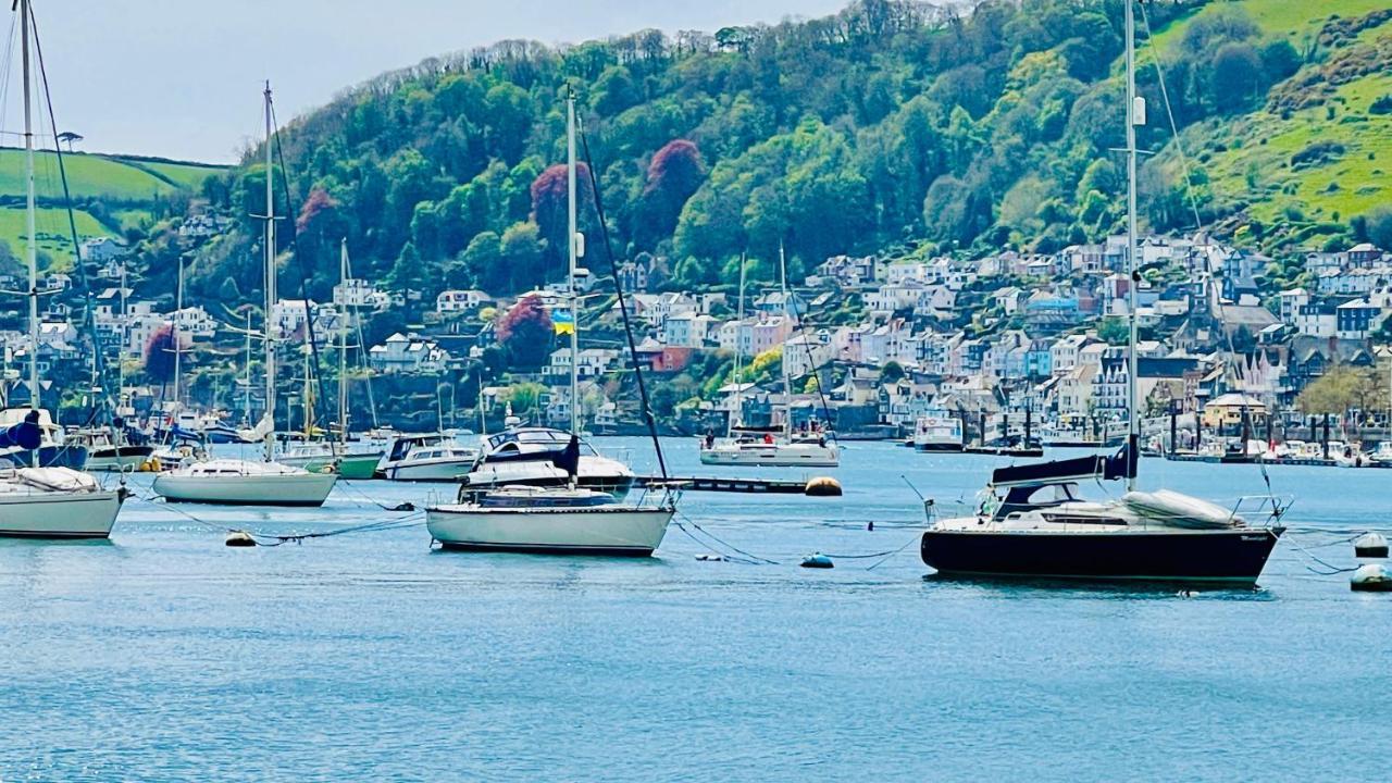 Two Guns - Contemporary, Stylish Townhouse With Stunning Sea Views Holiday home Kingswear