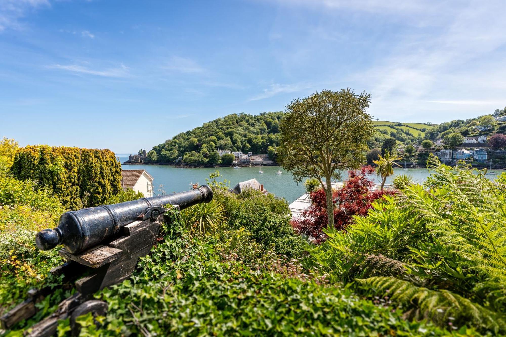 Holiday home Two Guns - Contemporary, Stylish Townhouse With Stunning Sea Views *