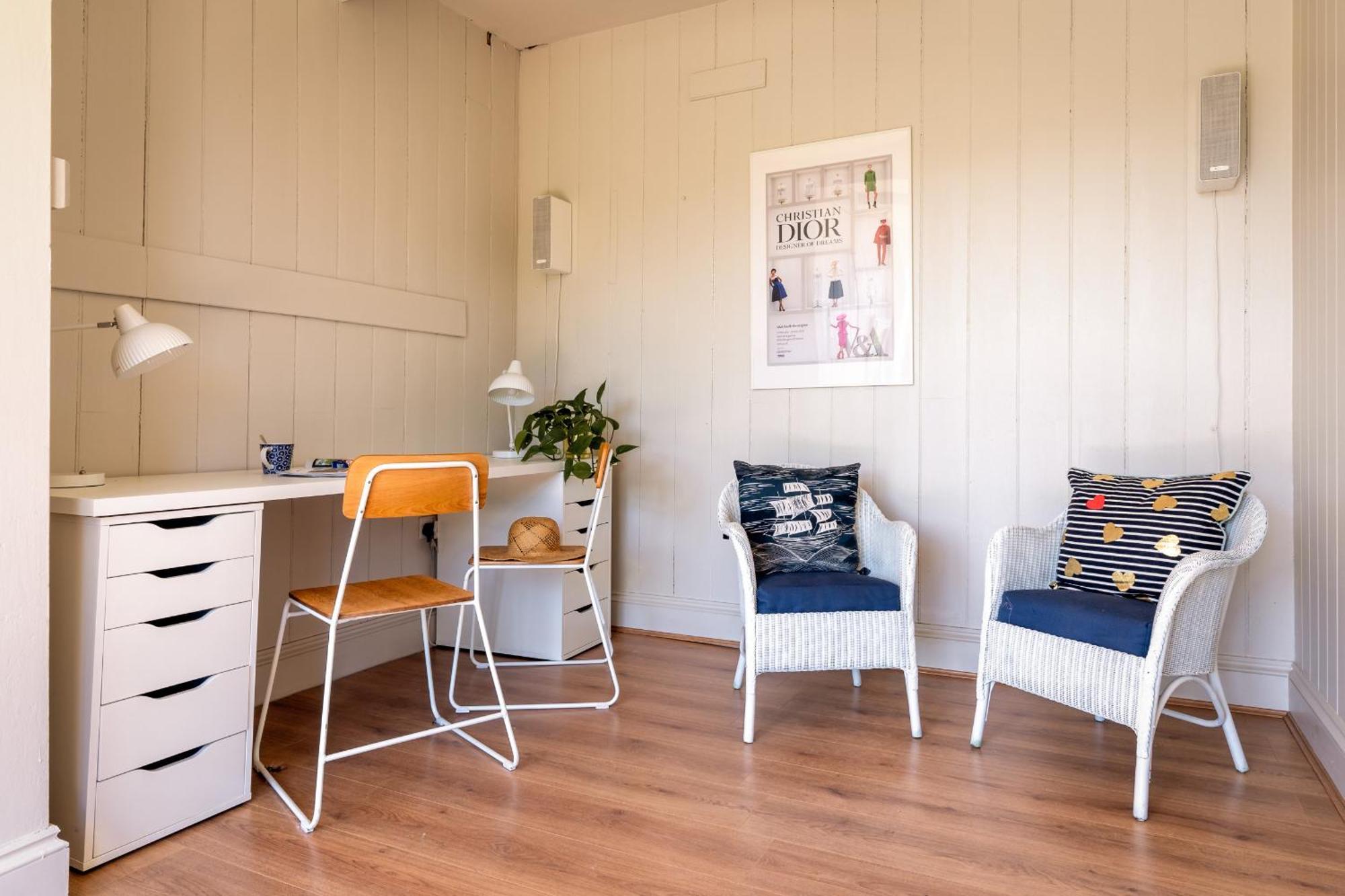 Two Guns - Contemporary, Stylish Townhouse With Stunning Sea Views Holiday home Kingswear