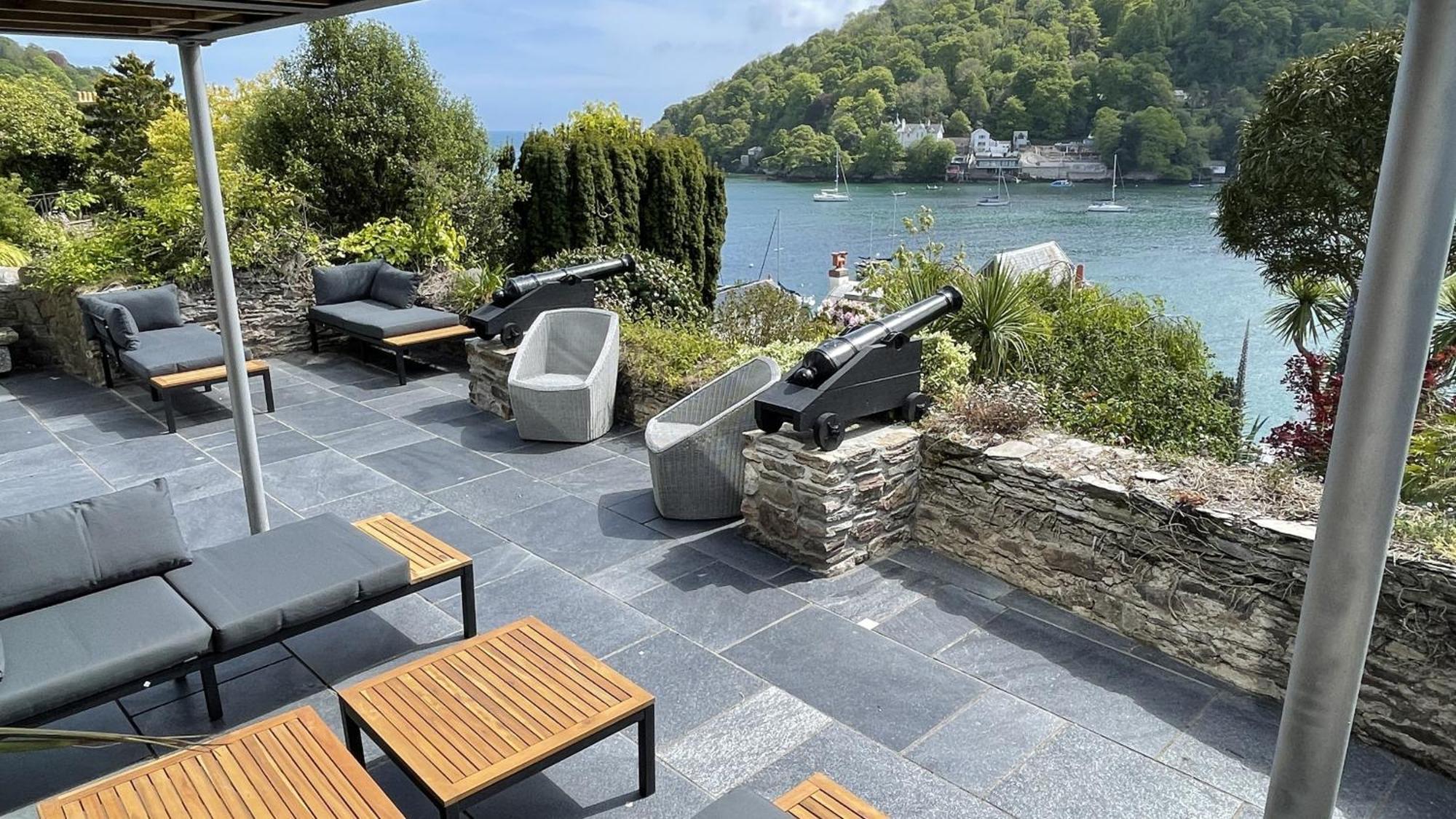 Two Guns - Contemporary, Stylish Townhouse With Stunning Sea Views *
