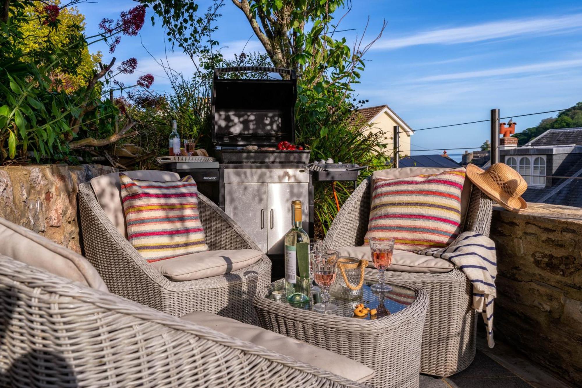 Two Guns - Contemporary, Stylish Townhouse With Stunning Sea Views Holiday home Kingswear