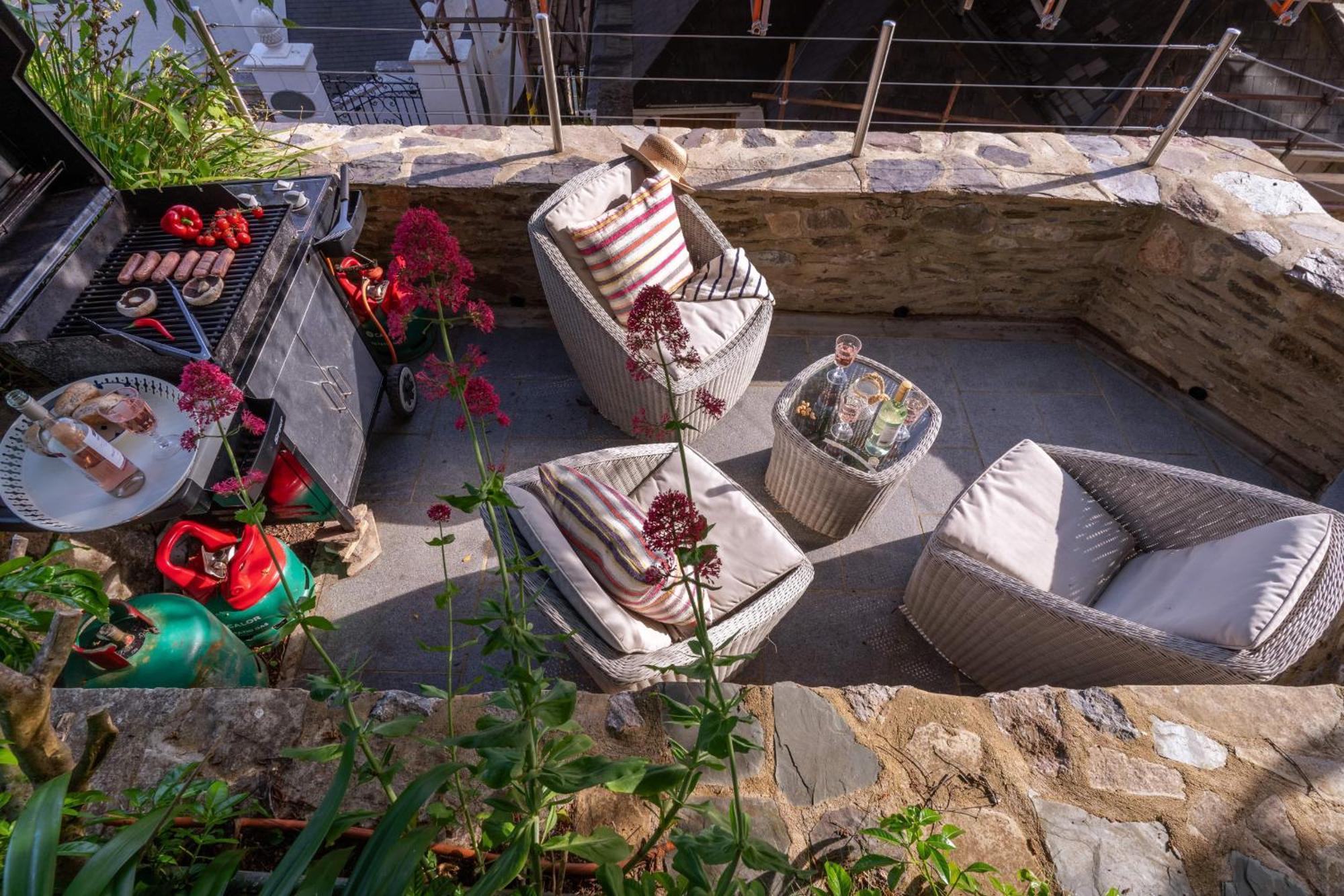 Two Guns - Contemporary, Stylish Townhouse With Stunning Sea Views Kingswear